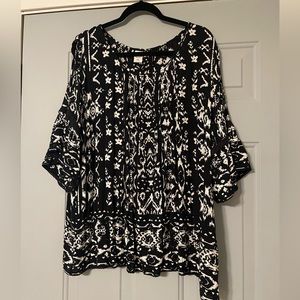 Black and White flowy 3/4 casual shirt